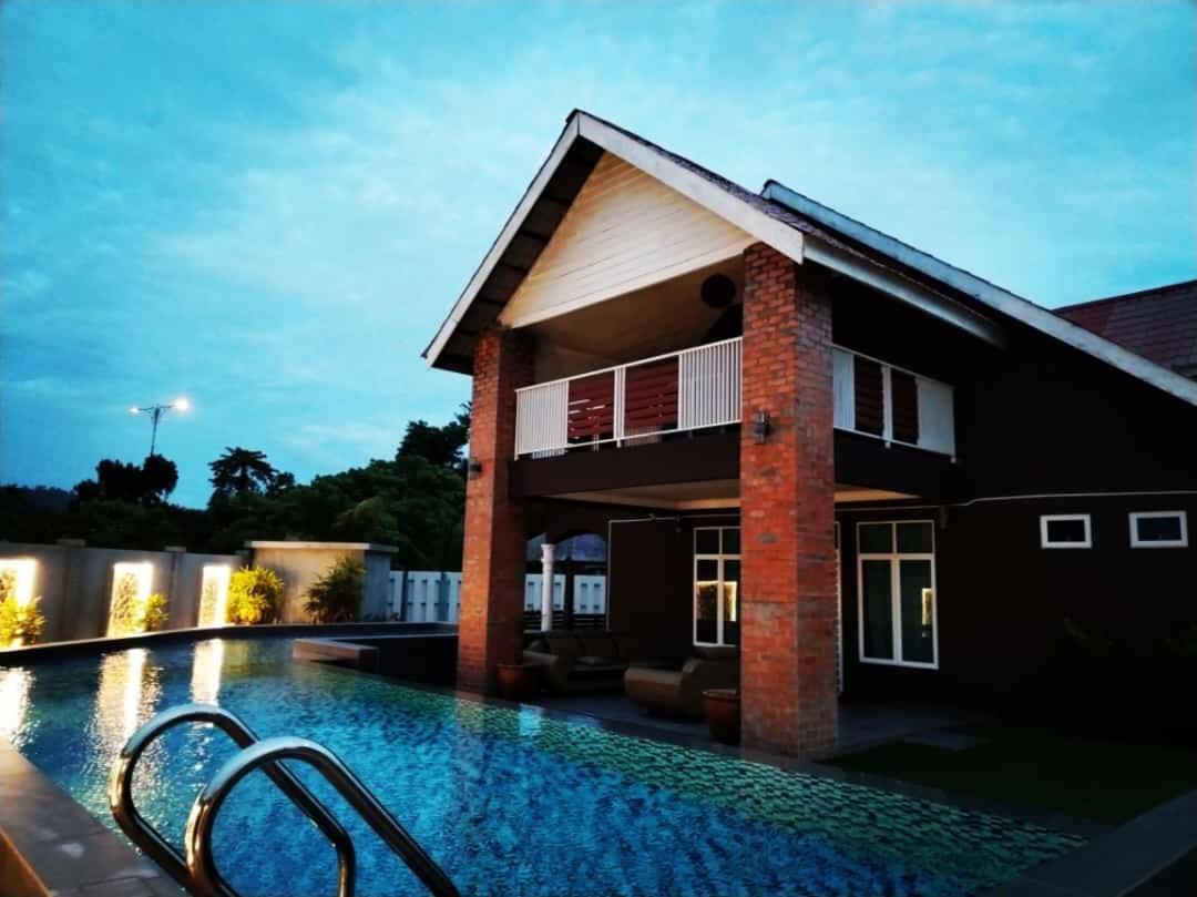 Destini Akef Villa 2 Pantai Cenang  Esterno foto
