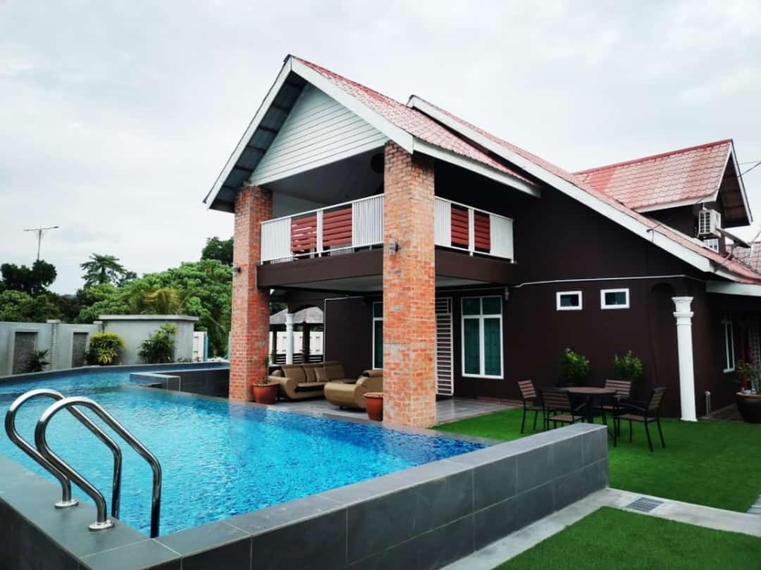 Destini Akef Villa 2 Pantai Cenang  Esterno foto